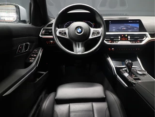 BMW 3 Serie [APPLE CARPLAY, DIGITAL DASH, CAMERA + PDC, VOL LEDER, ELEK ACHTERKLEP, M-STUUR, CLIMATE CONTROL, NAVIGATIE, NIEUWTSTAAT] - afbeelding nr 8