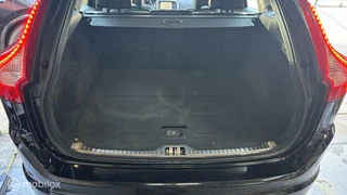 Volvo XC60 Volvo XC60 2.5T Summum 5-CILINDER/PANO/ACC/LEER - afbeelding nr 17
