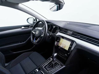 Volkswagen Passat Volkswagen Passat Variant 1.4 TSI PHEV 218pk GTE Business | Navigatie | Camera | Adaptive cruise - afbeelding nr 14
