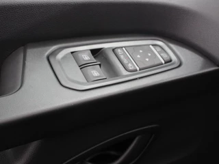 Renault Trafic Renault Trafic 2.0 Blue dCi 150PK T30 L2H1 Advance Automaat Navigatie | Airco | Lichtmetalen velgen | Betimmering | Trekhaak | Camera | Parkeer sensoren | Dab - afbeelding nr 19