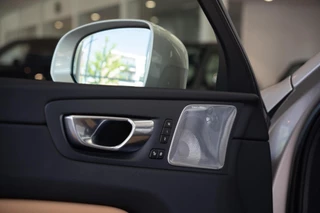Volvo XC60 Volvo XC60 2.0 T8|455PK AWD|Org NL|1ste Eig|Ultimate Bright|Luchtv.|Bowers & Wilkins|Trekhaak|Head-Up|Pano|Crystal|Dealer Onderhouden - afbeelding nr 8