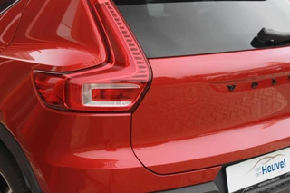 Volvo XC40 Volvo XC40 T5 Recharge R-Design | Panoramadak | Stoelverwarming | Parkeercamera | Keyless | Glossy Black - afbeelding nr 5