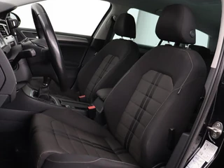 Volkswagen Golf Volkswagen Golf 1.0 TSI Busness Edition Connected | Camera |  Trekhaak | Sportstoelen | Navigatie | Climate control | Cruise control - afbeelding nr 5