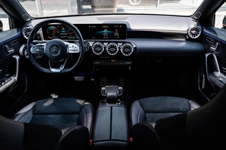 Mercedes-Benz A-Klasse Mercedes A-klasse A200 AMG|PANO|BURMESTER|CAMERA|18'|CARPLAY - afbeelding nr 8