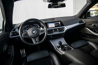 BMW 3 Serie BMW 3-serie 330e Sedan Hybrid | Vol opties | M Sport | Laser | H&K | Head Up | 19 inch | - afbeelding nr 4
