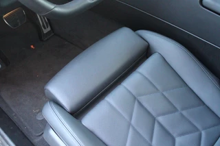 BMW 5 Serie BMW 5-serie 530e M-SPORT PRO 300PK (nieuw model) | PANORAMA DAK | M-SPORT PAKKET | M-SPORT AERODYNAMICA |  M-SPORT NAPPALEDEREN STUURWIEL MET SPORTBOOST FUNCTIE | BMW SHADOWLINE ADAPTIEVE LED KOPLAMPEN | ELEKTRISCH BEDIENBARE ACHTERKLEP |  BMW INDIVIDIUAL HIGH GLOSS EXTERIEUR RAAMLIJST AFWERKING | BMW LIVE COCKPIT PROFESSIONAL | ELEKTRISCH VERSTELBARE VOORSTOELEN MET VENTILATIE / VERWARMING EN GEHEUGEN OP DE BESTUURDERSSTOEL |  ACHTERBANKVERWARMING | 4-ZONE CLIMATE CONTROL | DONKER GETINTE ACHTERRUITEN | DONKERE HEMELBEKLEDING | DRIVE ASSISTANT | HARMAN KARDON Hi-Fi GELUIDSSYSTEEM| DRAARLOZE TELEFOONLADER | DRAADLOOOS APPLE CARPLAY / ANDROID AUTO | KLASSE 3 ALARM | COMFORT ACCESS | 20