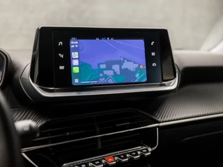 Peugeot 2008 Peugeot 2008 1.2 PureTech Sport Automaat (APPLE CARPLAY, GROOT NAVI, 360 CAMERA, LM VELGEN, SPORTSTOELEN, CRUISE, LANE ASSIST, NIEUWE APK, NIEUWSTAAT) - afbeelding nr 26
