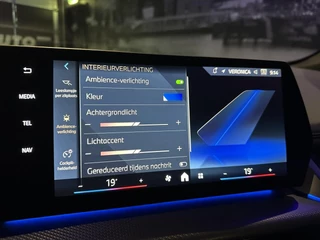 BMW 2 Serie BMW 2-serie Active Tourer 218i High Executive M Sport *Pano*Leder*19Inch *H&K* - afbeelding nr 21