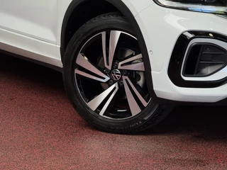 Volkswagen T-Roc Volkswagen T-Roc 1.5 TSI 150PK R-LINE EVO IQ LIGHT ALCANTARA ELEK.KLEP CARPLAY STOEL/STUUR VERW. 18