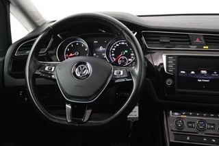 Volkswagen Touran Volkswagen Touran 1.4 TSI Highline 7p (PANORAMADAK, PARKEERSENSOREN, TREKHAAK, STOELVERWARMING, NAVI, CARPLAY, CRUISE CONTROL) - afbeelding nr 4
