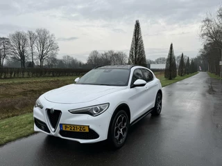 Alfa Romeo Stelvio Alfa Romeo Stelvio 2.0t Q4 Veloce 280pk, panodak, 20inch! - afbeelding nr 2