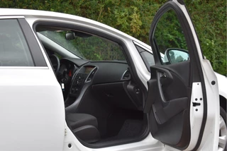 Opel Astra Opel Astra 1.4 Turbo Blitz | NL-Auto | Nav | Cruise Contr | Bluetooth | Trekhaak | 4-Seasons | NAP | Netjes - afbeelding nr 33