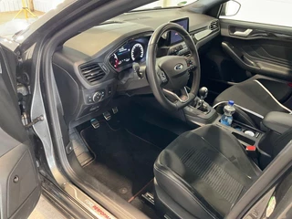 Ford Focus Ford Focus Wagon 2.3 EcoBoost ST-3 | Adaptive cruise control | Adaptive LED |  Trekhaak | Winter Pack | Bang&Olufsen | Elektrische achterklep | Head up Display - afbeelding nr 10