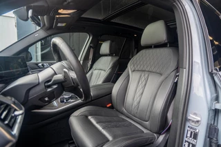 BMW X5 BMW X5 xDrive50e Hybrid M-Sport | Pano Skylounge | HUD | 360 | Brooklyn Grau - afbeelding nr 14