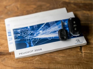 Peugeot 2008 Vol Automaat (PANORAMADAK, APPLE CARPLAY, NAVIGATIE, CAMERA, LEDER, STOELVERWARMING, SPORTSTOELEN, XENON, CLIMATE, CRUISE, NIEUWSTAAT) - afbeelding nr 20