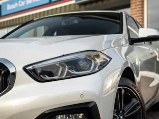 BMW 1 Serie | Live Cockpit Prof. | Sportstoelen | Adaptive LED | Apple Carplay/Android Auto wireless | 17