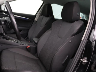Škoda Octavia Skoda Octavia Combi 1.0 e-TSI Business Edition Plus | Apple Carplay | Cruise Control Adaptief | Navi | Sfeerverlichting |  Dodehoek Detectie | Stoelverwarming - afbeelding nr 5