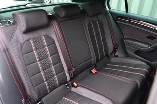 Volkswagen Golf Volkswagen Golf 2.0 TSI GTI Clubsport 265PK Dynaudio/Camera/19''/DSG - afbeelding nr 14