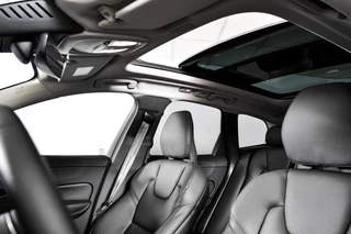 Volvo XC60 Volvo XC60 2.0 T6 Plug-in hybrid AWD Plus Dark | S/K-Panodak | Dig. Cockpit | Adapt. Cruise | Memory Stoelen | Elek. Klep | Stoel-+stuurverw. | 360 Camera | Harman/Kardon | NAV+App. Connect | LM 19