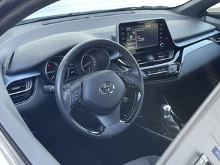 Toyota C-HR Toyota C-HR 2.0 Hybrid Team D | CarPlay | Parelmoer | Camera | ACC | LED | DAB+ | Keyless | 18 inch - afbeelding nr 9