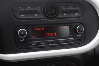 Renault Twingo Renault Twingo 1.0 SCe Authentique / Trekhaak / Radio / Airco / Stuurbekrachtiging / Nette auto! - afbeelding nr 22