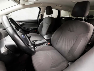 Ford Focus 150Pk (APPLE CARPLAY, GROOT NAVI, CLIMATE, CAMERA, KEYLESS, GETINT GLAS, SPORTSTOELEN, PARKEERSENSOREN, CRUISE, TREKHAAK, NIEUWE APK, NIEUWSTAAT) - afbeelding nr 13