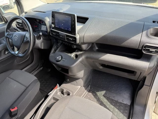 Opel Combo Automaat/cruise control/navigatie systeem - afbeelding nr 24