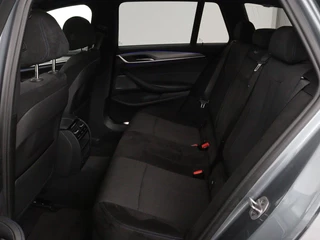 BMW 5 Serie BMW 5-serie 540d xDrive M Sport | Panoramadak | Head-Up |  Adaptive cruise | Carplay | Alcantara | Harman/Kardon | Stoelverwarming | Trekhaak | Sfeerverlichting - afbeelding nr 9