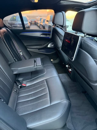 BMW 5 Serie BMW 5-serie M550i xDrive M-Pakket|Pano|Softclose|B&W|Alcantara|360|Leder - afbeelding nr 46