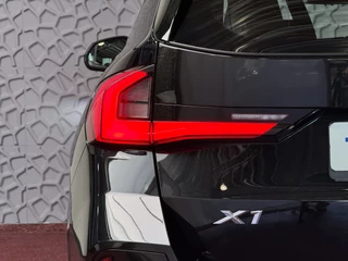 BMW X1 BMW X1 XDRIVE 25E M-SPORT LED ELEK.KLEP NAVI STOELVERW M-SHADOW LINE CARPLAY/ANDROID ZWARTE.HEMEL PHEV PLUG IN HYBRID AWD 4X4 4WD - afbeelding nr 74
