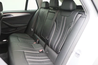 BMW 5 Serie BMW 5 Serie Touring 520i High Executive Leer, Head-Up, Elektrische Stoelen, Navigatie, Bluetooth, PDC, Trekhaak, 18'' - afbeelding nr 13