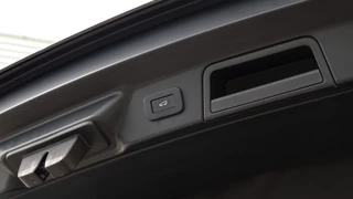 Land Rover Range Rover Velar Land Rover Range Rover Velar 2.0 P400e R-Dynamic SE | Meridian | Panoramadak | Black Exterior Pack | Stuurwielverwarming - afbeelding nr 24