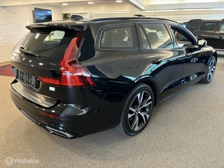 Volvo V60 Volvo V60 2.0 T6 Plug-in hybrid AWD Dark R-Design - afbeelding nr 4