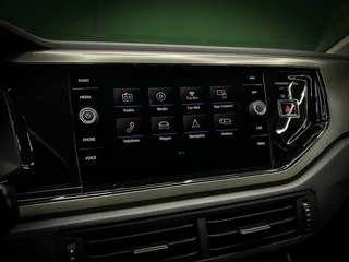 Volkswagen Polo Volkswagen Polo 1.0 TSI DSG Carplay | Cruise | Sensor | NAP - afbeelding nr 17