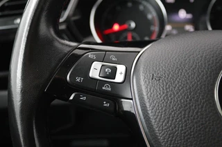 Volkswagen Touran Volkswagen Touran 1.4 TSI Highline 7p (PANORAMADAK, PARKEERSENSOREN, TREKHAAK, STOELVERWARMING, NAVI, CARPLAY, CRUISE CONTROL) - afbeelding nr 9