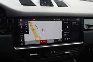 Porsche Cayenne Porsche Cayenne Coupé 3.0 / Trekhaak / Panoramadak / Camera / Luchtvering / 22'' / Bose / Stoelventilatie / Sportchrono / Stoelverwarming / DAB / ACC - afbeelding nr 22