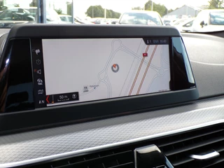 BMW 5 Serie BMW 5 Serie Touring 530i High Executive M-Sport, Full LED / Trekhaak / Camera + Sensoren / Stoelverwarming / 18' Sportvelgen - afbeelding nr 12