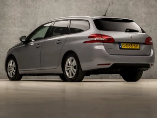 Peugeot 308 Peugeot 308 SW 1.2 PureTech Sport (PANORAMADAK, APPLE CARPLAY, GROOT NAVI, PARKEERSENSOREN, GETINT GLAS, SPORTSTOELEN, LANE ASSIST, CRUISE, NIEUWE APK, NIEUWSTAAT) - afbeelding nr 3