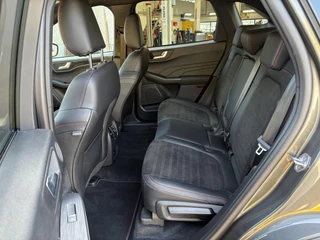 Ford Kuga Ford Kuga 2.5 PHEV ST-Line X 225pk | Driver Assistance Pack | Winterpack | Wegklapbare Trekhaak | Verlengde fabrieksgarantie tot 03-2028 - afbeelding nr 18