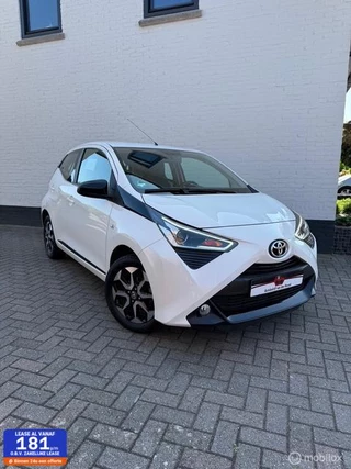 Toyota Aygo Toyota Aygo 1.0 VVT-i x-clusiv - afbeelding nr 1