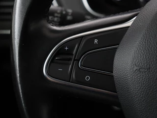 Renault Mégane Renault Mégane 1.3 TCe Bose | Leder | Massage | Trekhaak |  Carplay | Camera | Climate control | Keyless | Navigatie | Cruise control | DAB - afbeelding nr 15