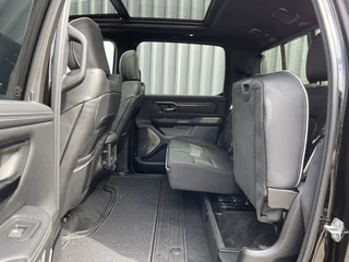 Dodge Ram 1500 Dodge Ram 1500 Limited Night RAMBOX 4x4 540 pk bpm vrij lpg DEMO - afbeelding nr 28