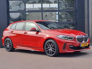 BMW 1 Serie | Navi | Sportinterieur | Stoelverw.| Head-up | Leder | M-Sport - Model 2020 - afbeelding nr 2