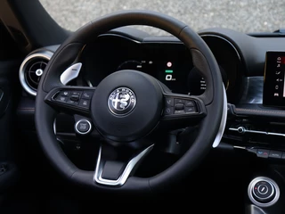 Alfa Romeo Tonale Alfa Romeo Tonale 1.3T PHEV 280 PK Veloce | Pano | Leder | LED | Winter | 20