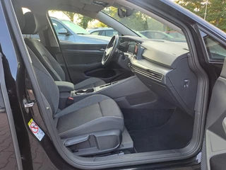 Volkswagen Golf Volkswagen Golf 1.5 eTSI R-Line Business+ | LED | Trekhaak | All-seasons | ACC | Keyless | Stoelverwarming | - afbeelding nr 45