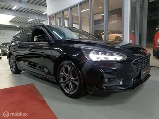 Ford Focus Wagon 1.0 EcoBoost ST Line XENON LED NAVI PDC CRUISE