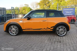 MINI Cooper S Mini Mini 2.0 Cooper S Serious Business, NAVI,PANODAK,CAMERA - afbeelding nr 2
