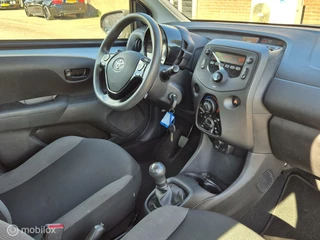 Toyota Aygo Toyota Aygo 1.0 VVT-i x-fun Airco CV Elek ramen Led - afbeelding nr 19