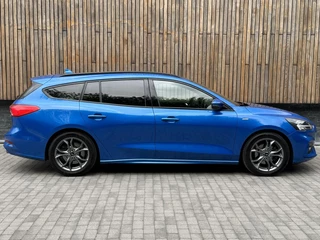 Ford Focus Ford Focus Wagon 1.0 EcoBoost Hybrid ST Line | Navigatiesysteem | Stoelverwarming | Stuurverwarming | LED verlichting | Apple CarPlay | Achteruitrijcamera | Inparkeerhulp | Parkeersensoren voor en achter - afbeelding nr 26