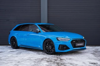 Audi RS4 | Facelift | Keramisch | Massage | Matrix | B&O | Carbon in-& exterieur | RS-sport uitlaat | Turboblau